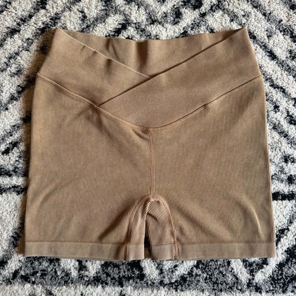 JoyLab Tan Ribbed Shorts - Picture 1 of 3